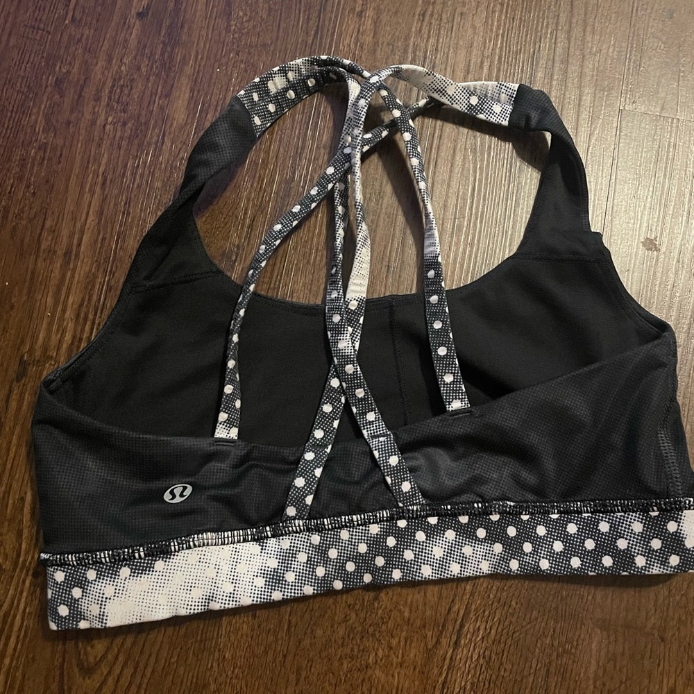 Lululemon sports bra
